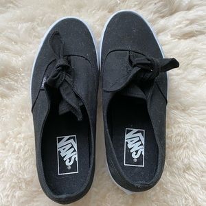 Vans sneakers w bow